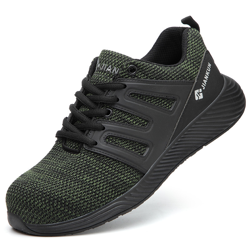 Insulation of labor shoes, cross-border supply of fly-weave-net-protected shoes, slid-proof puncture-protected shoes.