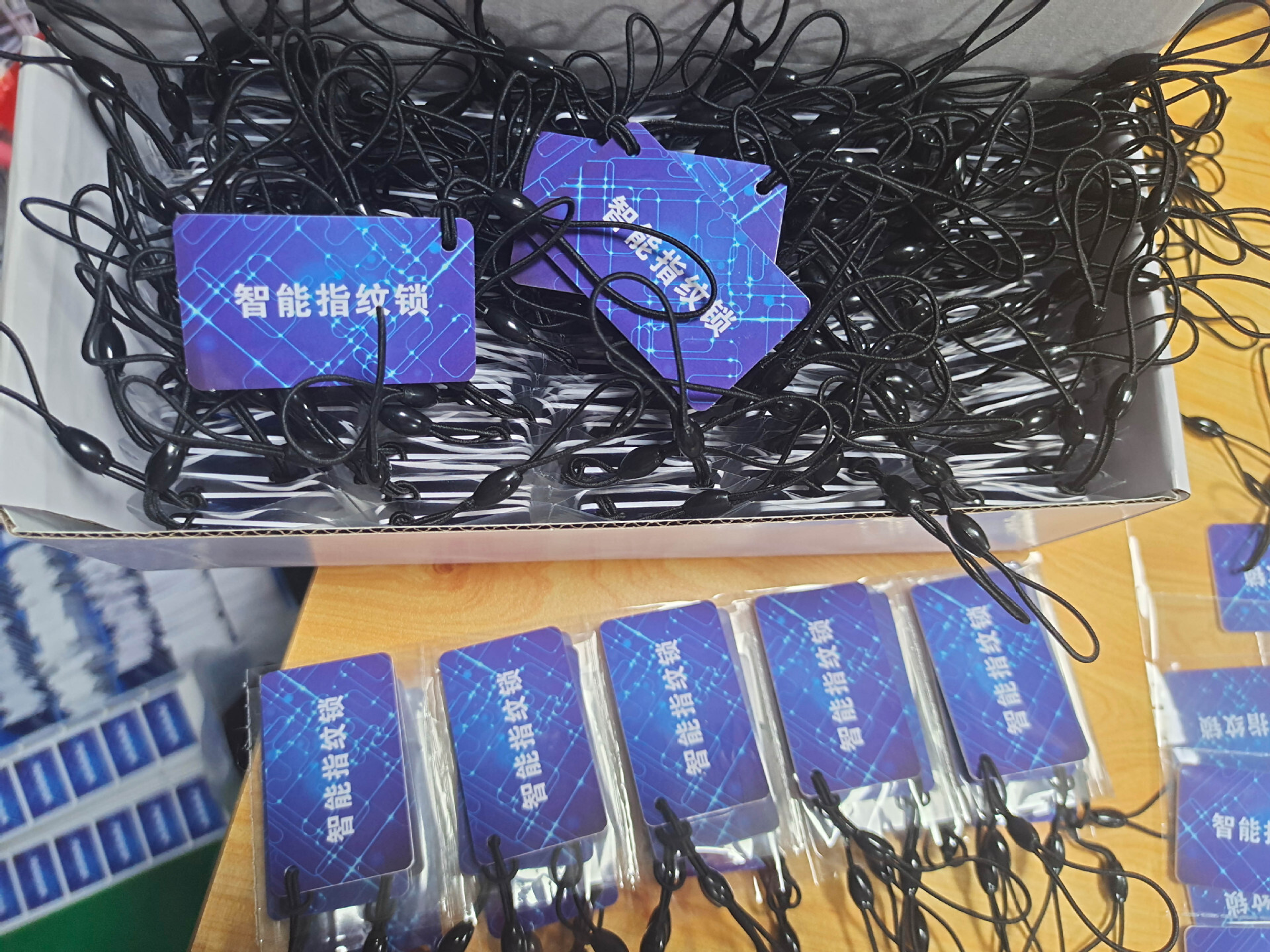 IC 인쇄 자물쇠 아래로 카드, M1 카드 및 똑똑한 M1 카드를 생성한 제조자.
