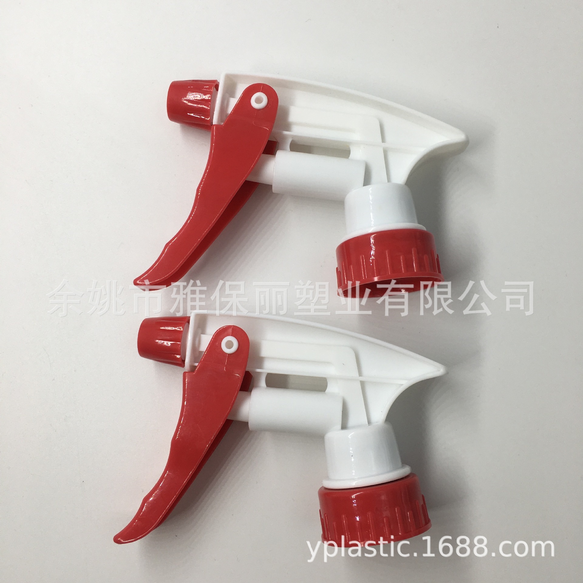 Vườn phun nước, nút B-gun, thợ dọn bếp.