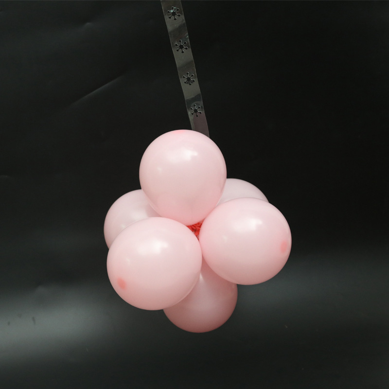 The balloon fixed tool is a chain of balloons.