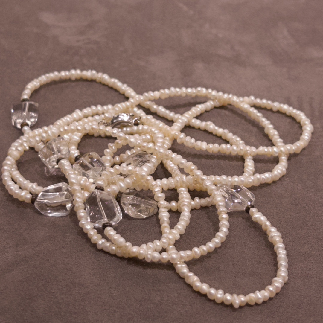 It's over 180 cm, a new Chinese pearl necklace.