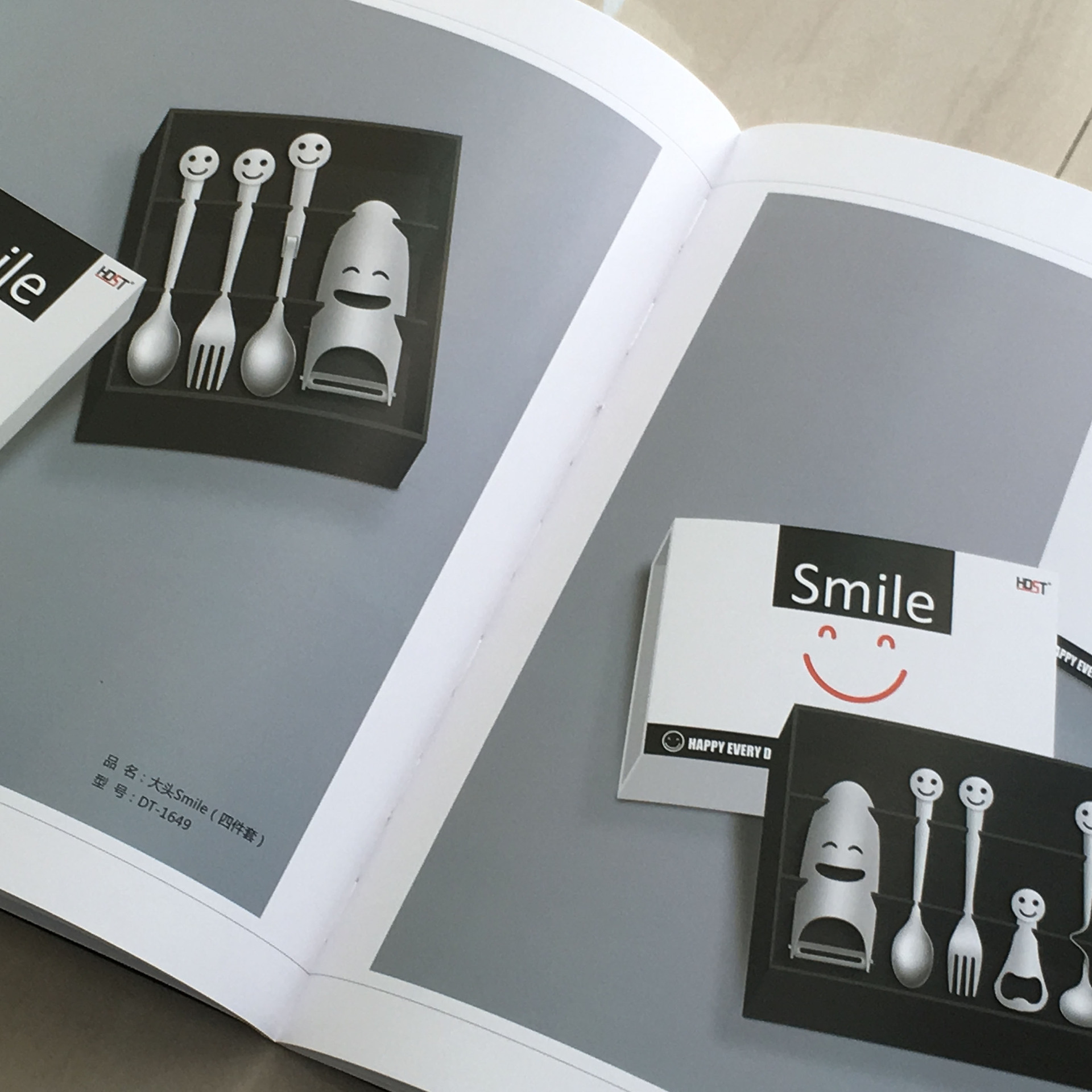 Company brochures, colour instructions, product catalogues, paintings, company books.