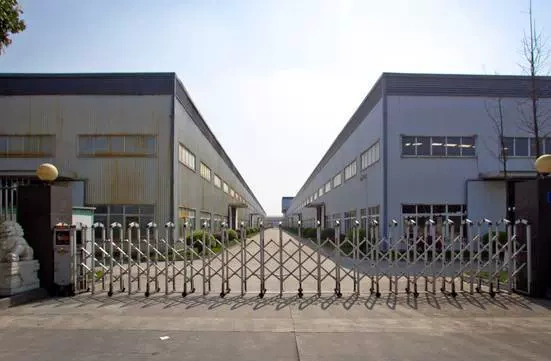 Áo màu cam ở Đông Quan