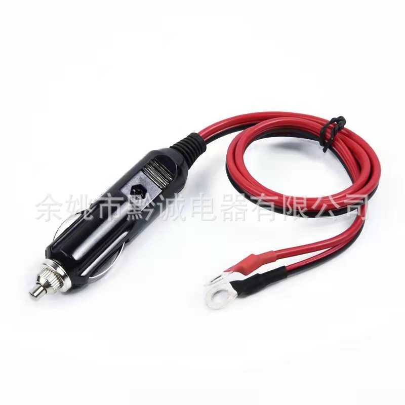 Đầu mối vòng tròn dài của chiếc xe gắn kết với nhau.