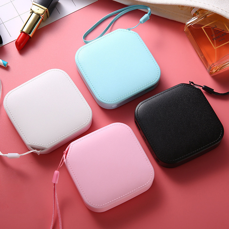 Molo recharging mini-penetrated live gifts with a cute, big power mobile power.