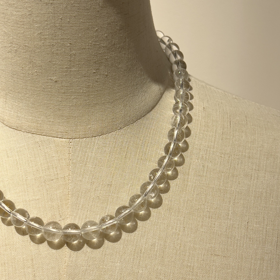 A new white crystal 2024 new, transparent white crystal chain chain hand-string necklace girl.