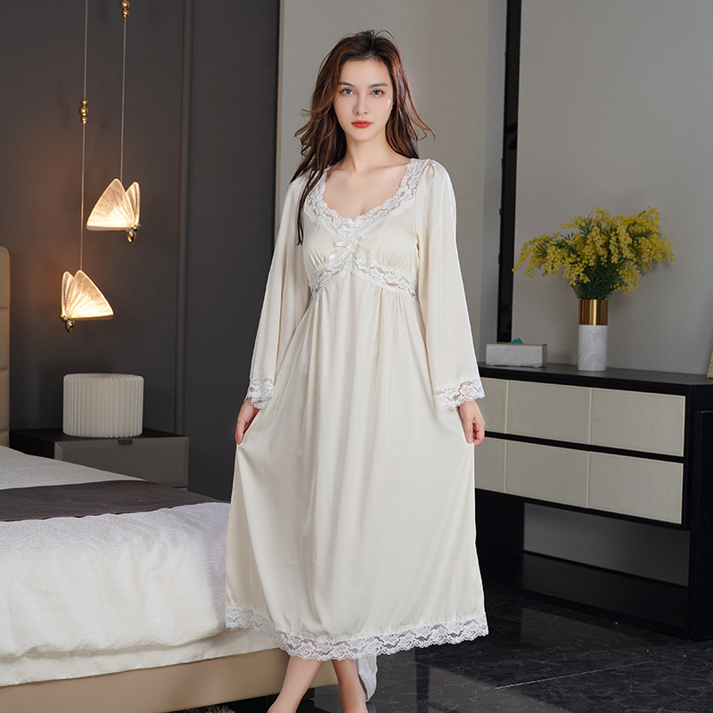 Những sợi dây leo dài băng tuyết mùa thu sẽ là một chiếc váy dài đẹp.