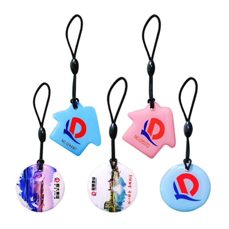 제조자는 I.D. 방울, 문에 열쇠, I.C.I. 카드에 전자 자물쇠를 만들었습니다.