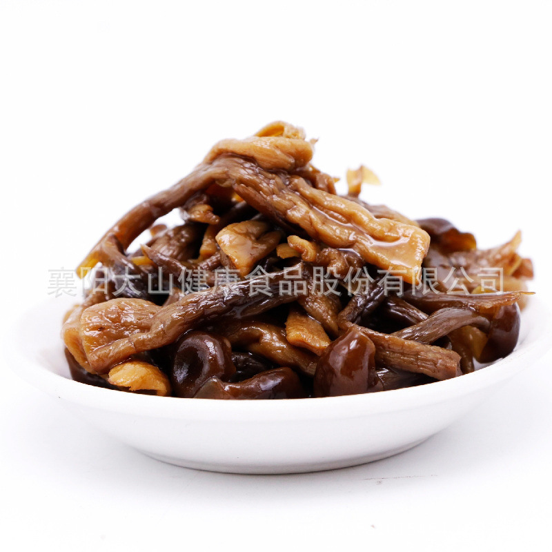 The factory sells premixed deer mushrooms, greener and better.