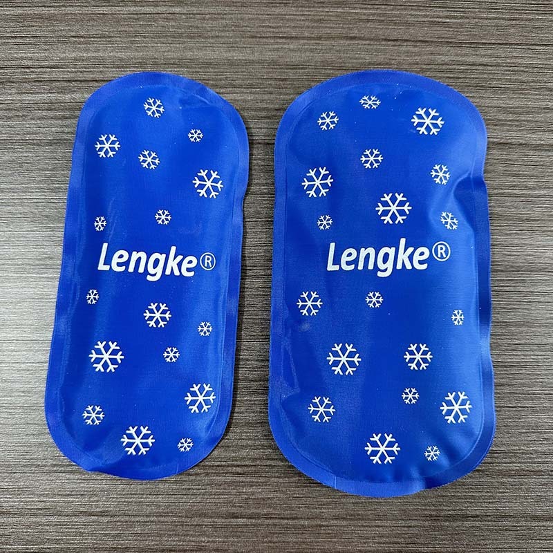 Insulin ice packs of small blue gel ice packs can be used again to keep cool.