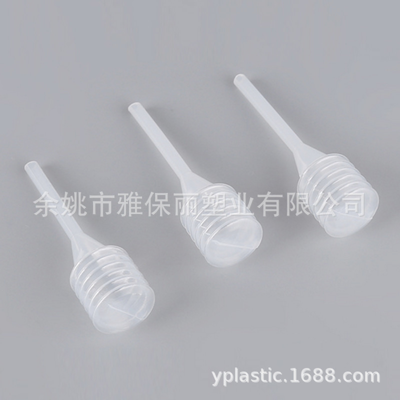 Nguồn cung cấp vị trí của nhà sản xuất là một mẻ đơn, một ống nhỏ giọt mùa xuân, một giọt nước hoa tinh khiết, một dầu gội nhựa nhỏ.