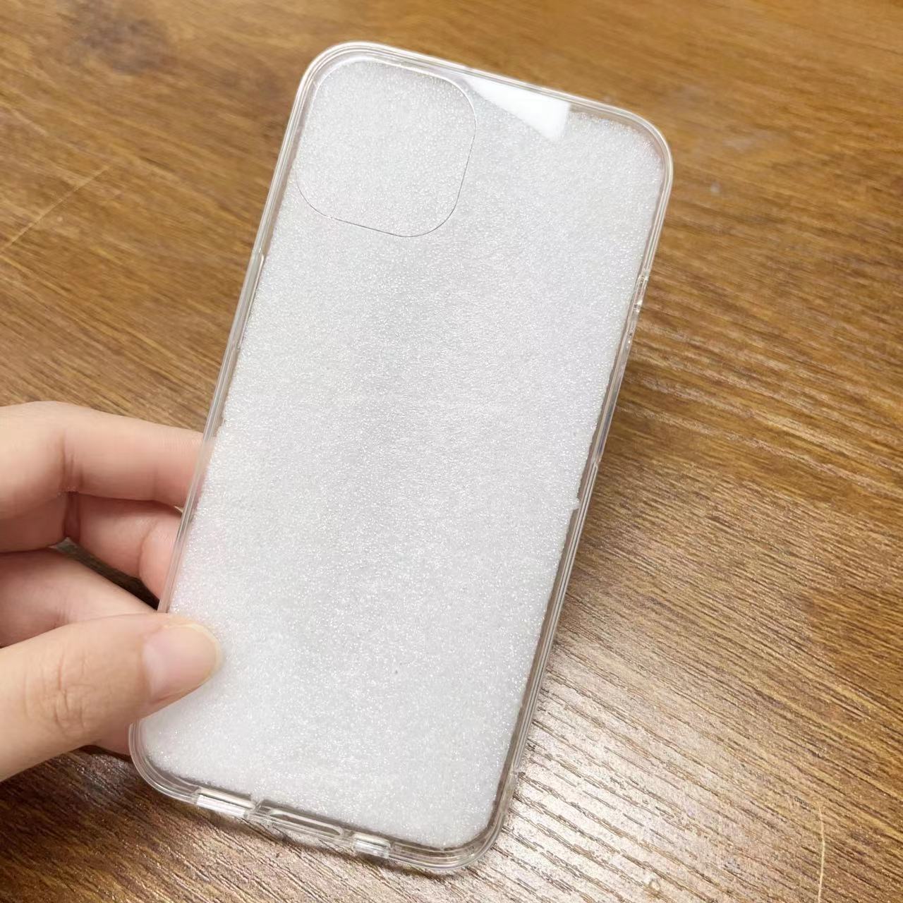 Các vỏ ốc quả táo phủ đầy kem dùng làm từ AB-glitter-column trong suốt.
