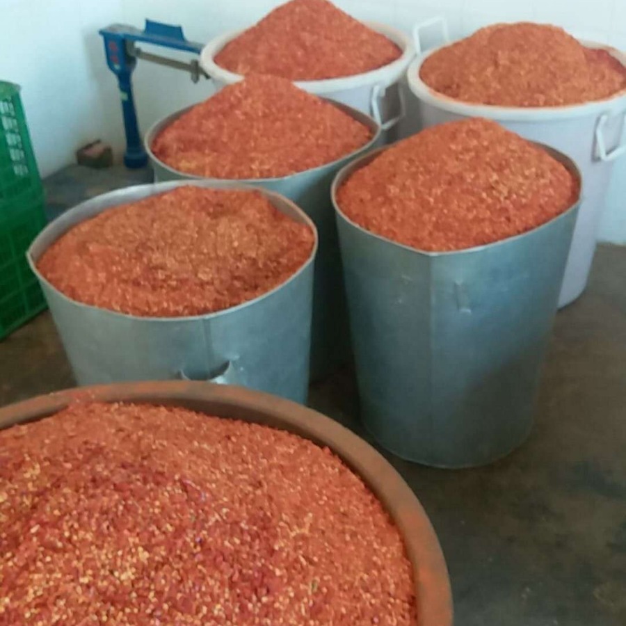 Yunnan Piper pepper shredded chili plants can be processed for export on demand.