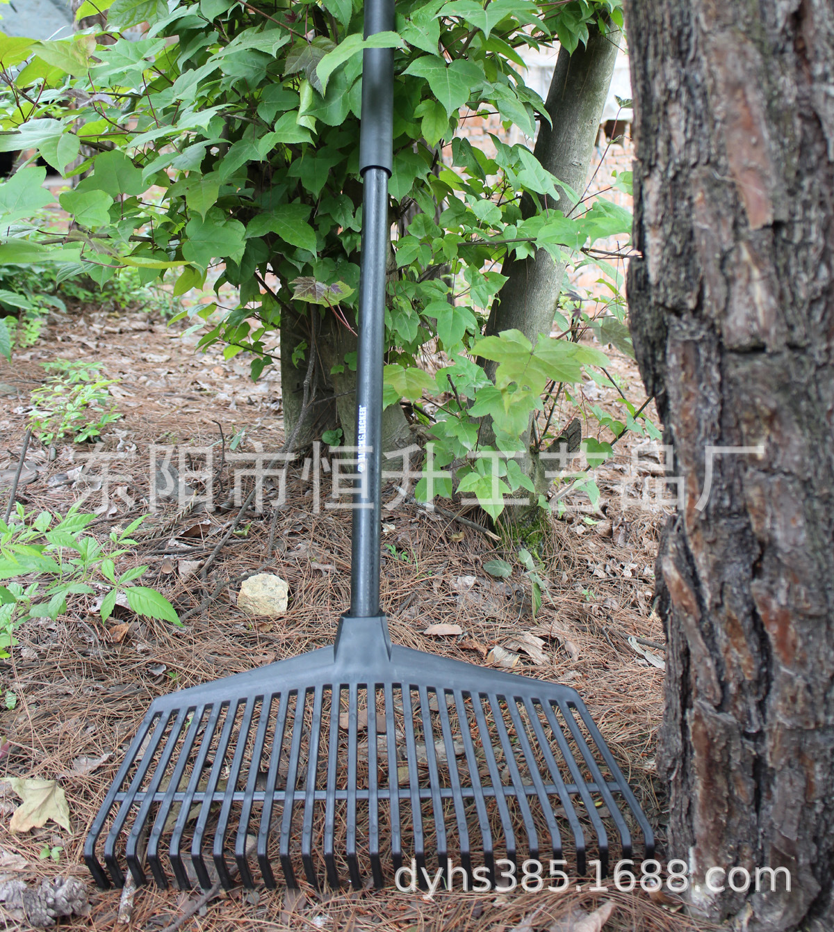 26 cái răng của bãi cỏ nhựa, làm sạch vườn, lá cây, làm sạch bãi cỏ nhựa.