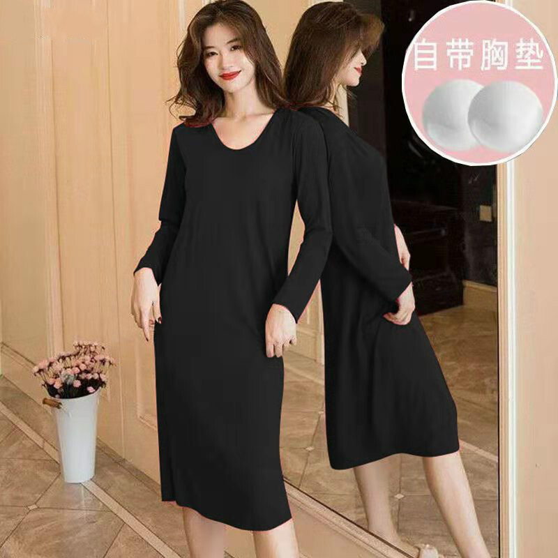 Với một miếng đệm áo ngực mô phỏng một cái nắm tay lắc dài vào mùa thu, bạn có thể mặc một chiếc váy gia đình.