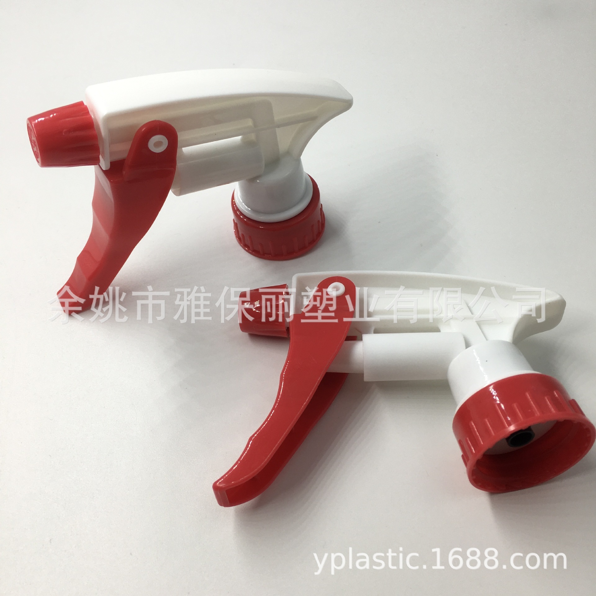 Vườn phun nước, nút B-gun, thợ dọn bếp.