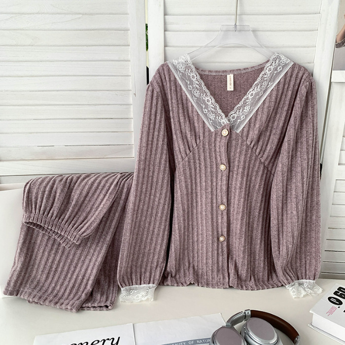 Mùa thu mới và những sợi dây ngọt của Winter V có thể được mặc bên ngoài bởi những người phụ nữ có cặp lông dài trên áo ngủ.