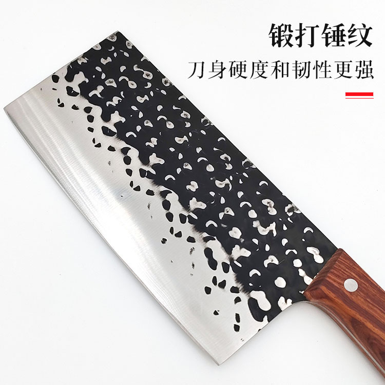 Dao, dao cắt bằng búa, và tóc của gia đình với dao cắt thép không rỉ thương mại.