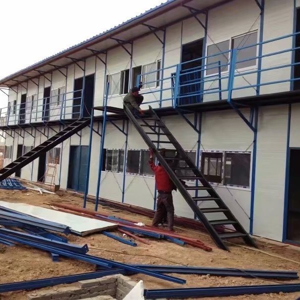 The factory has a portable light-coloured steel kiosk for the container to pack.