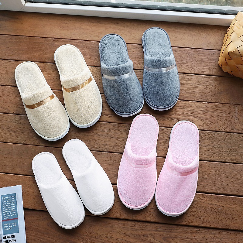 High-quality hotel slippers, coral velvet, five star class.