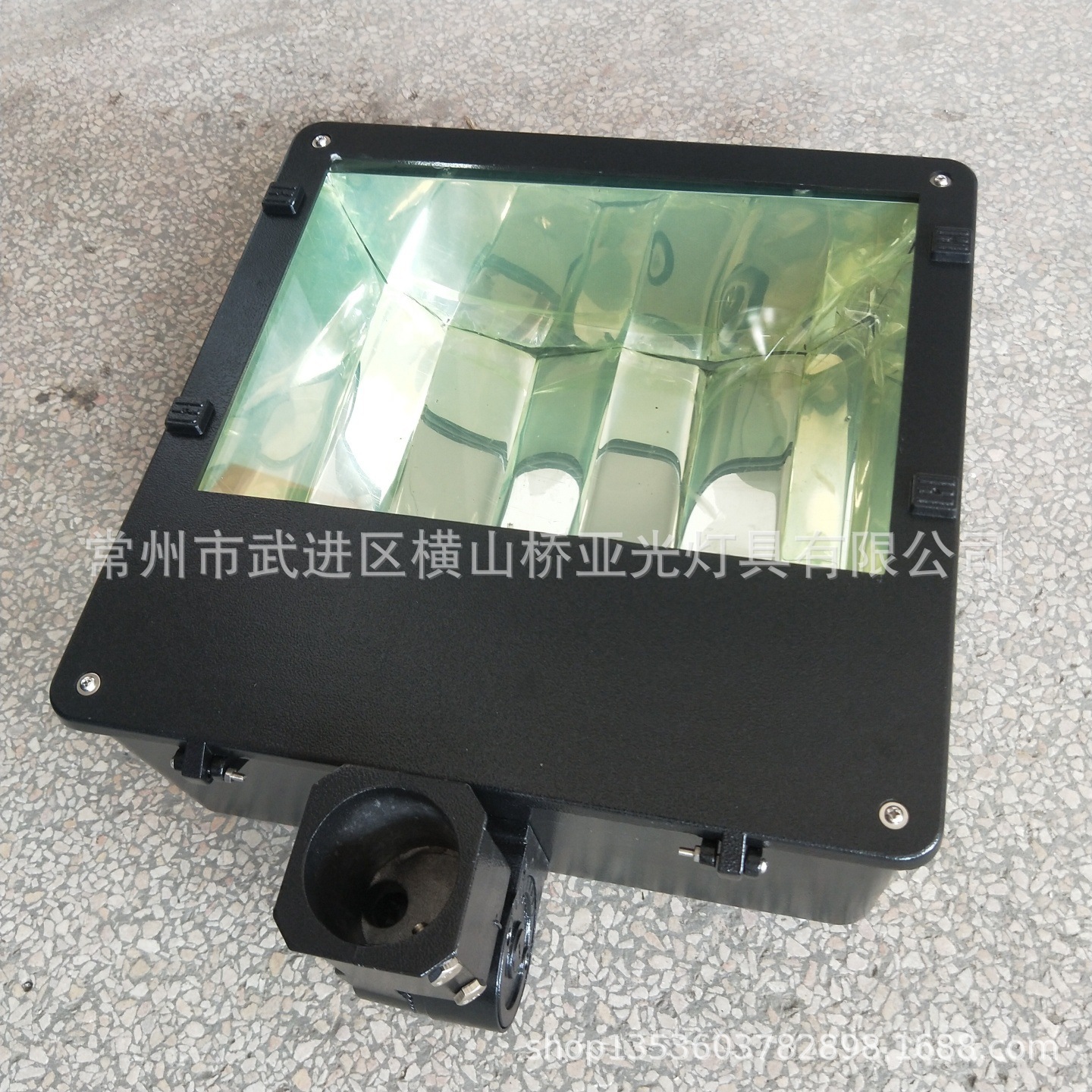 厂家批发供应250W-400W网球场篮球场运动场馆投光灯照明灯