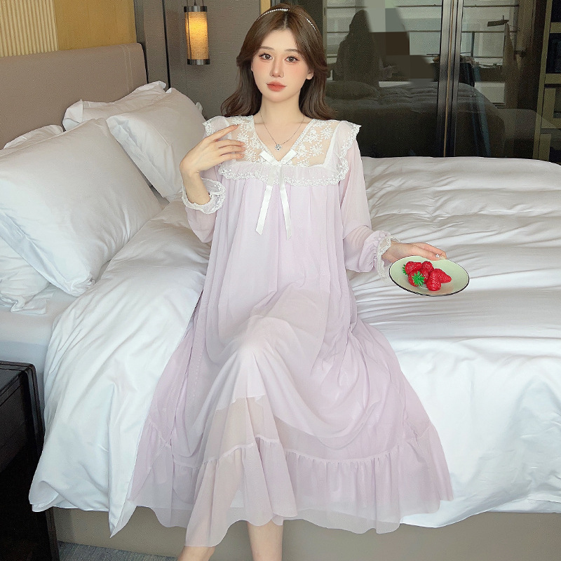 Cái mới với vương miện và vương miện.
