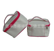 A gift bag, a nylon backpack, a double shoulder backpack, a single shoulder bag.