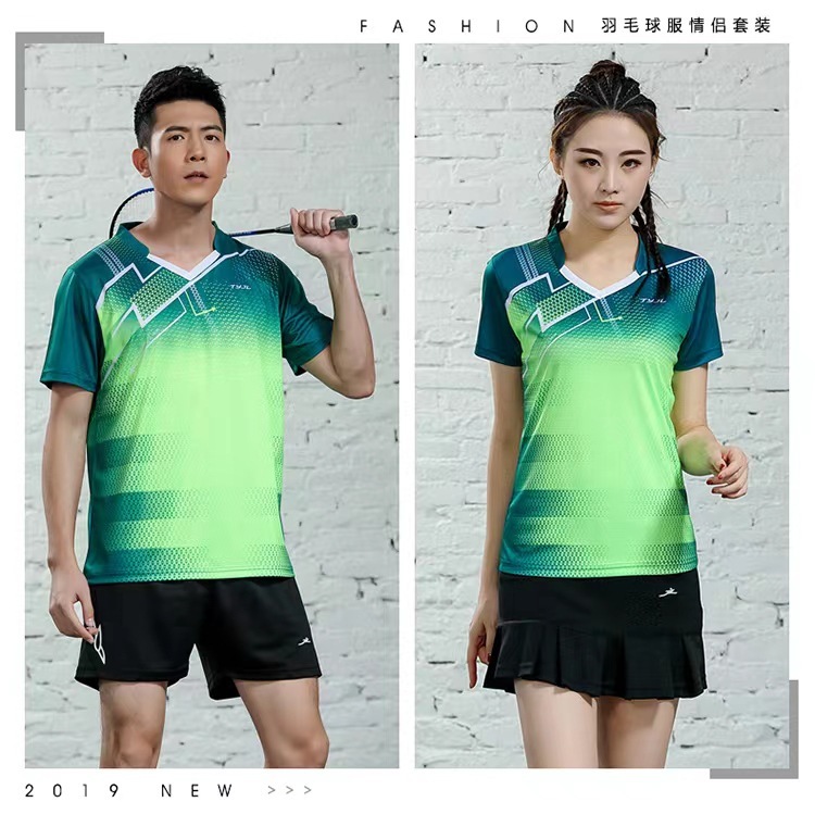 Một bộ đồ cầu lông mới với đàn ông và phụ nữ mặc áo tay ngắn, áo quần tennis nhanh, đội bóng bàn.