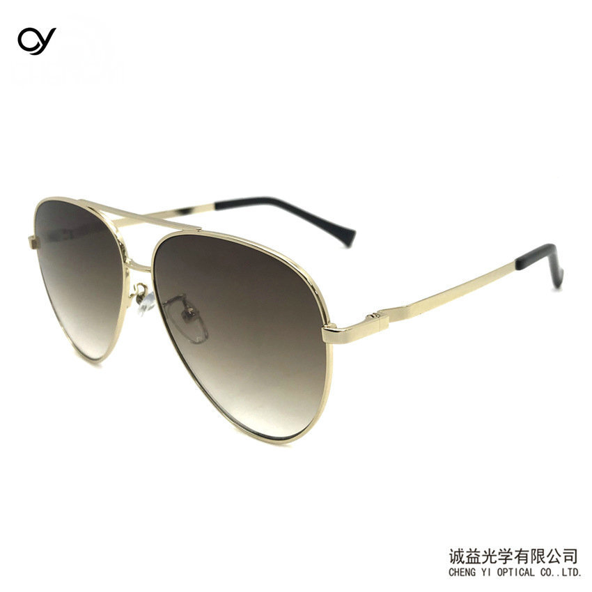 Classic fashion sunglasses, young children's sunglasses, pilot toad lenses, good optics.