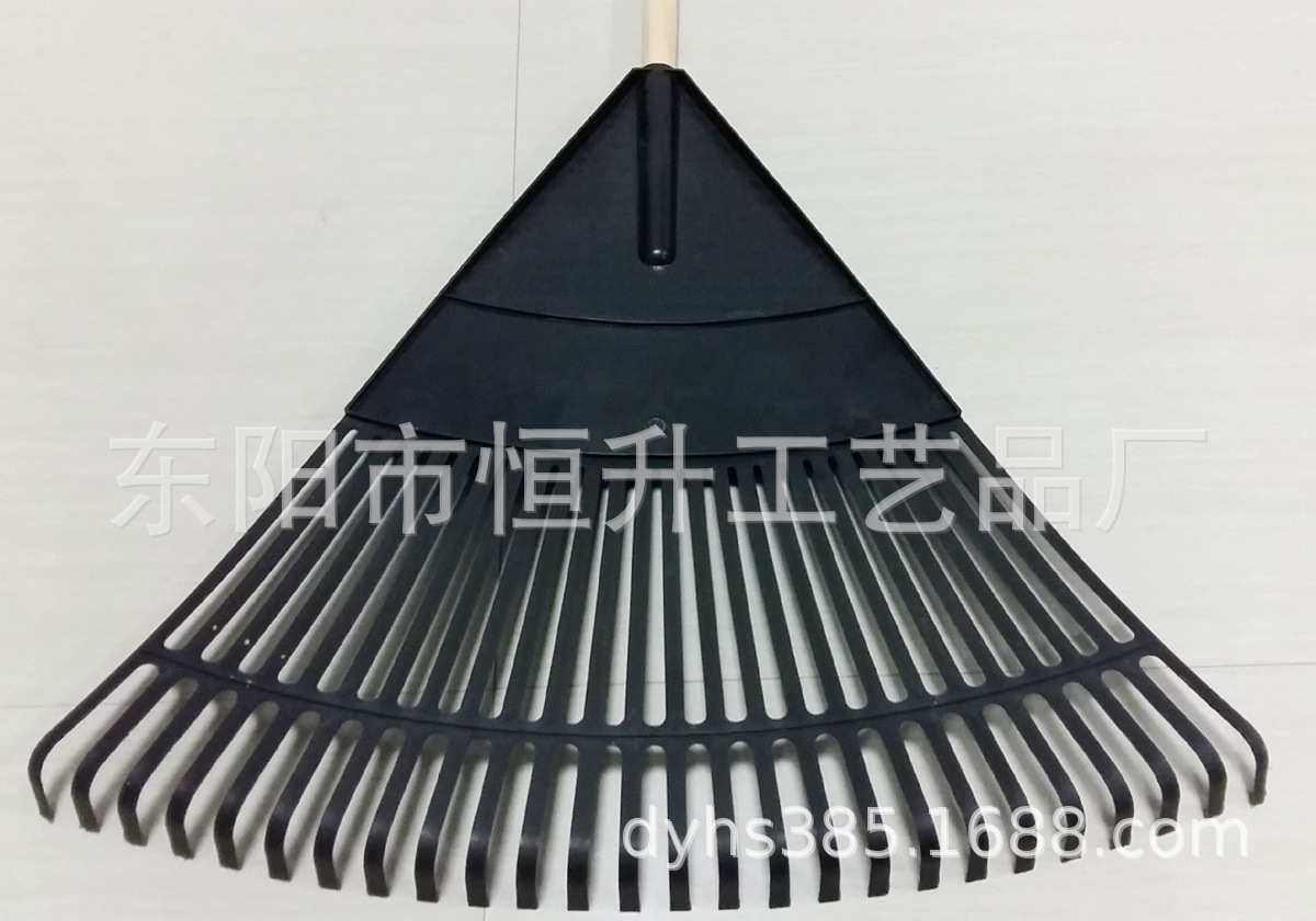 26 bit, bình đựng nhựa, lau vườn, lá cây, lau dọn, bãi cỏ nhựa.
