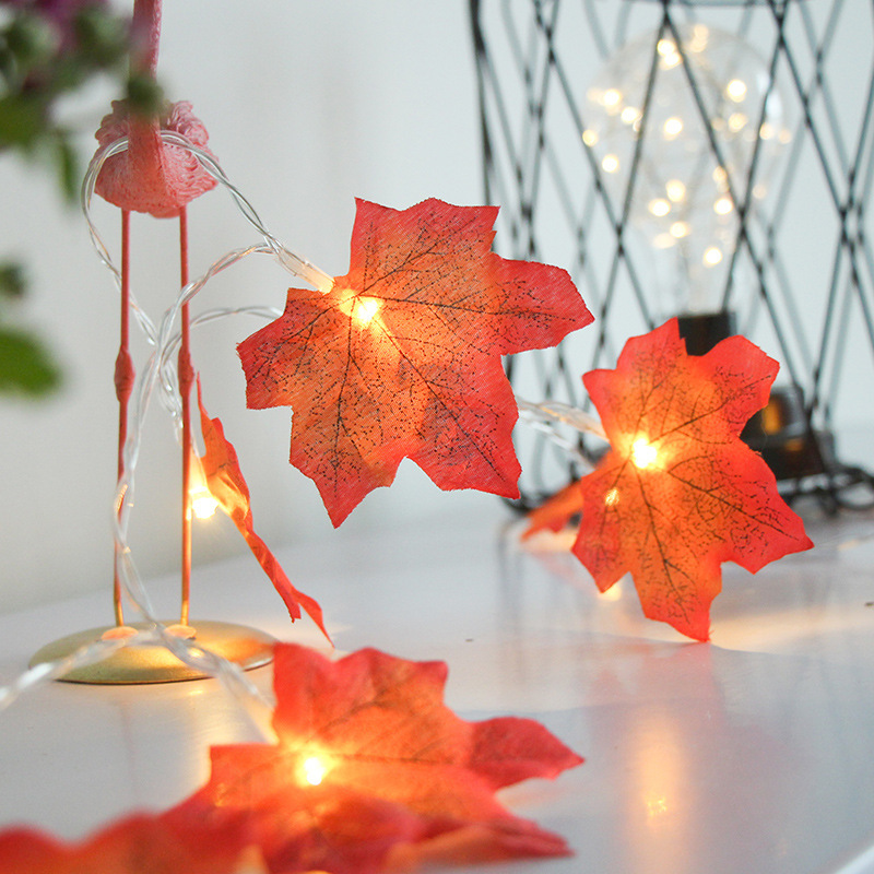 Maple LED light with a new Christmas light with a leaf battery light for the garden party.