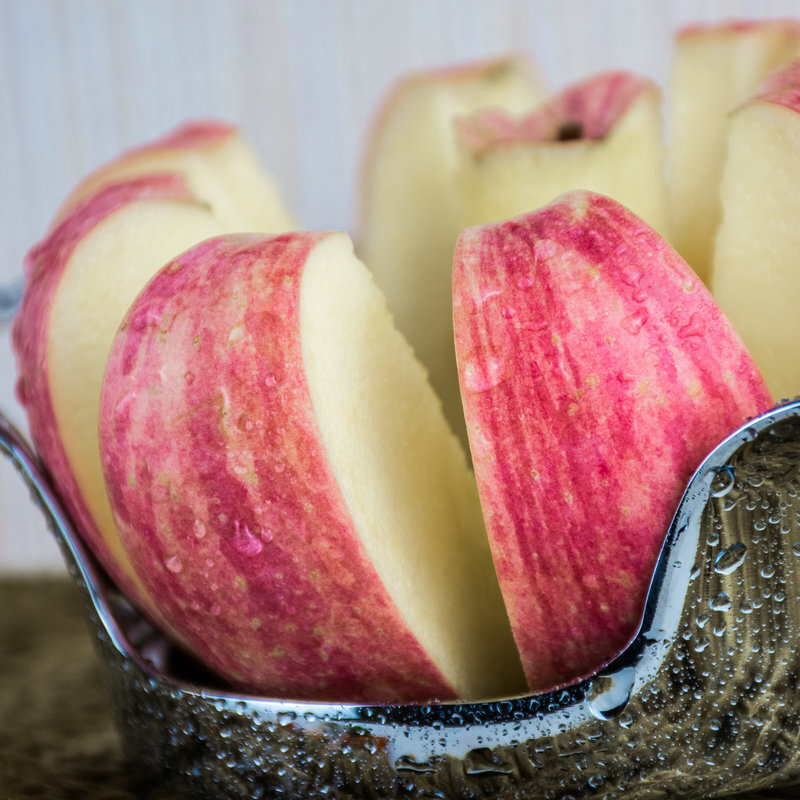 New fruit, red fruit, apple fruit box with sweet and true Shantao smoker.