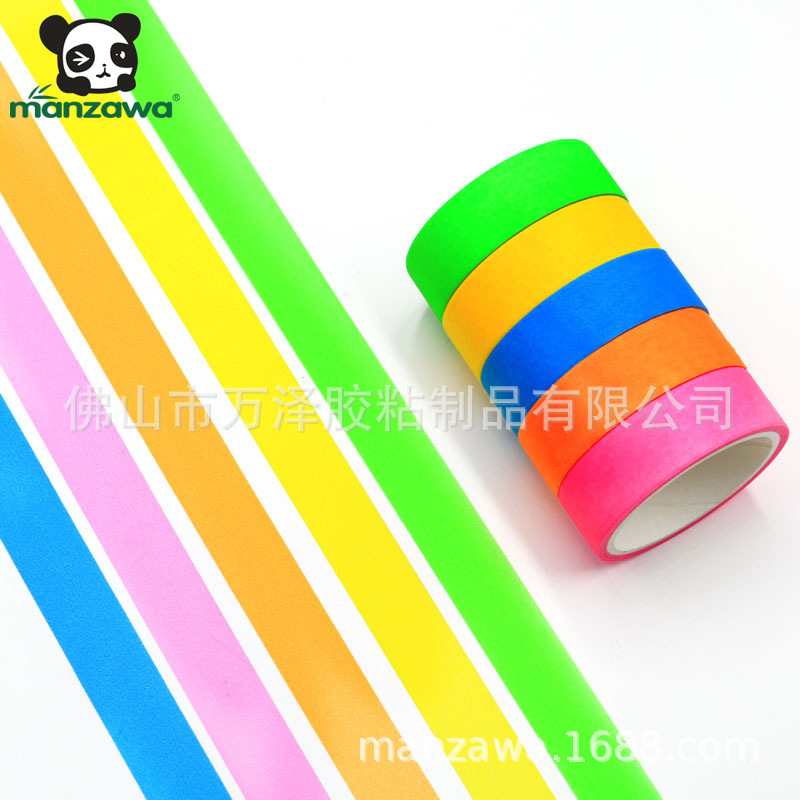 Đèn huỳnh quang và băng keo.