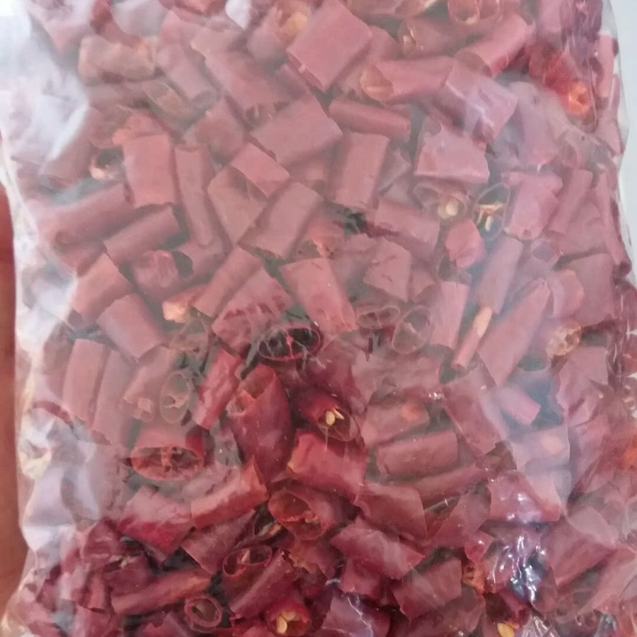 Yunnan Piper pepper shredded chili plants can be processed for export on demand.