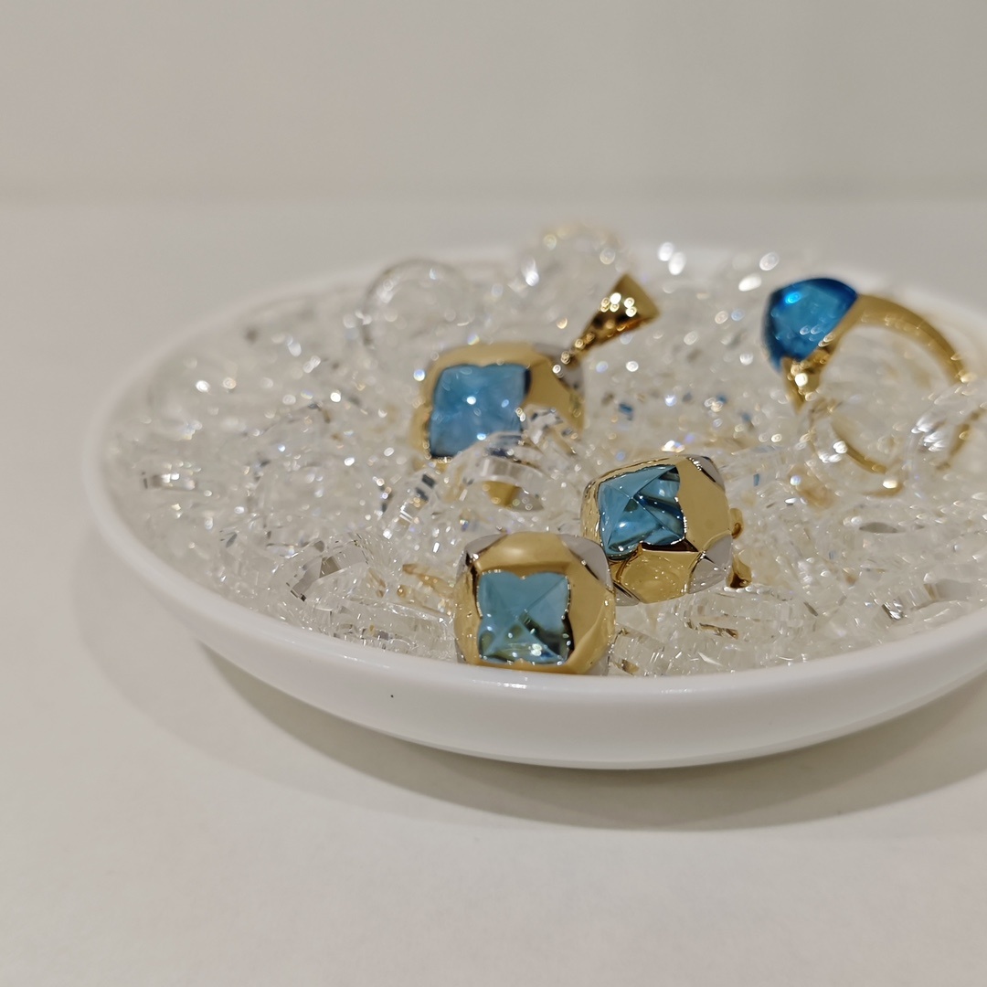 18k white 18k classic retrospective designer home of an old, pure purified London Bluetopa Sugar Tower jewelry suit
