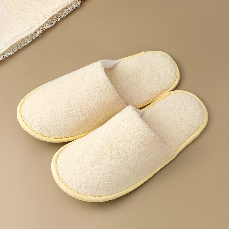 High-quality hotel slippers, coral velvet, five star class.