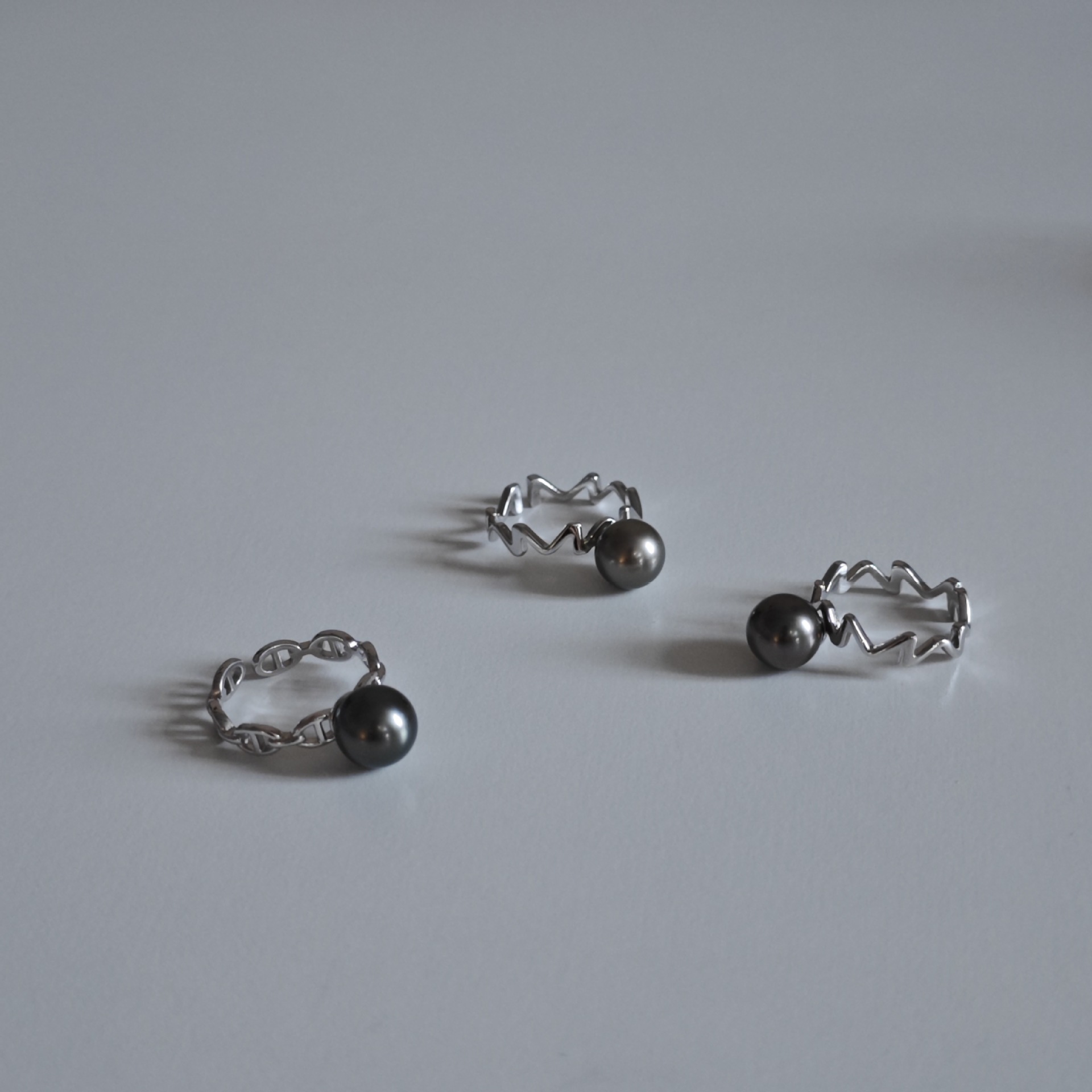 The new 2023 is designed for 925 silver, 8mm seawater pearl ring for a fashion pig's nose.