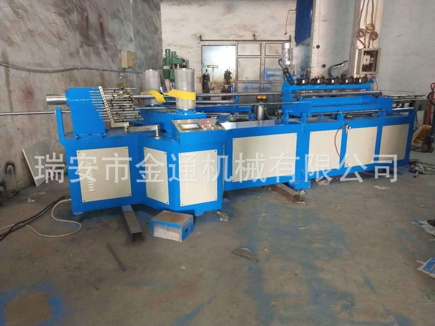 The factory sells 4100, multiple knife, number control, high-speed paper pipe.