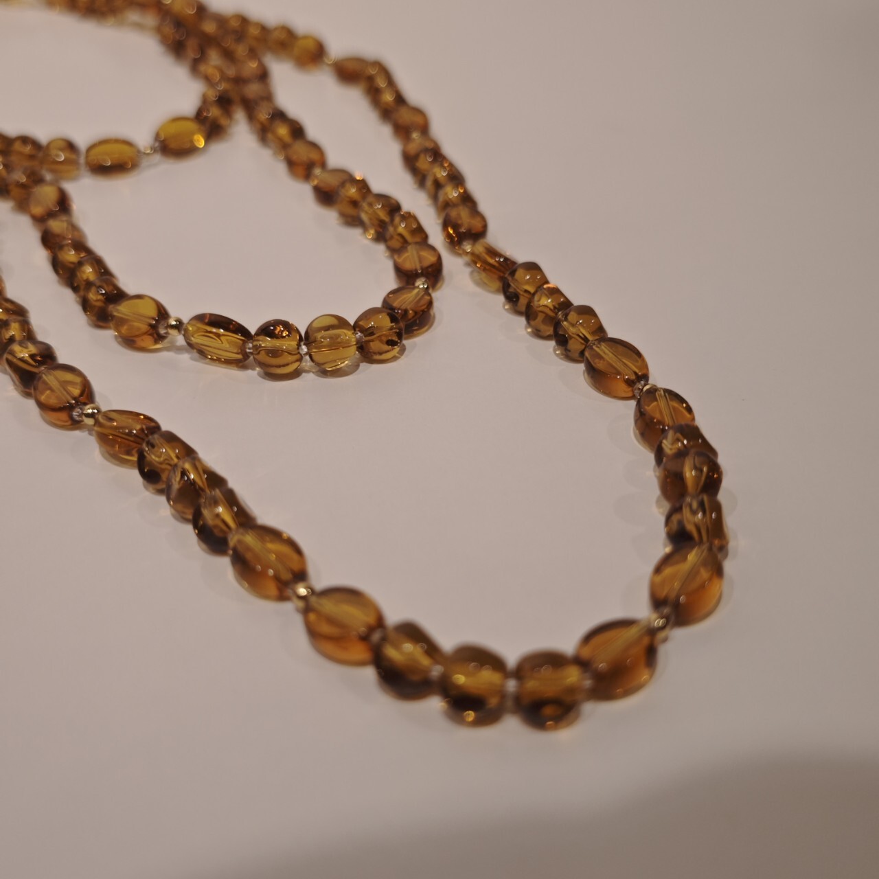 The old money is warmed up with necklaces in autumn and winter.