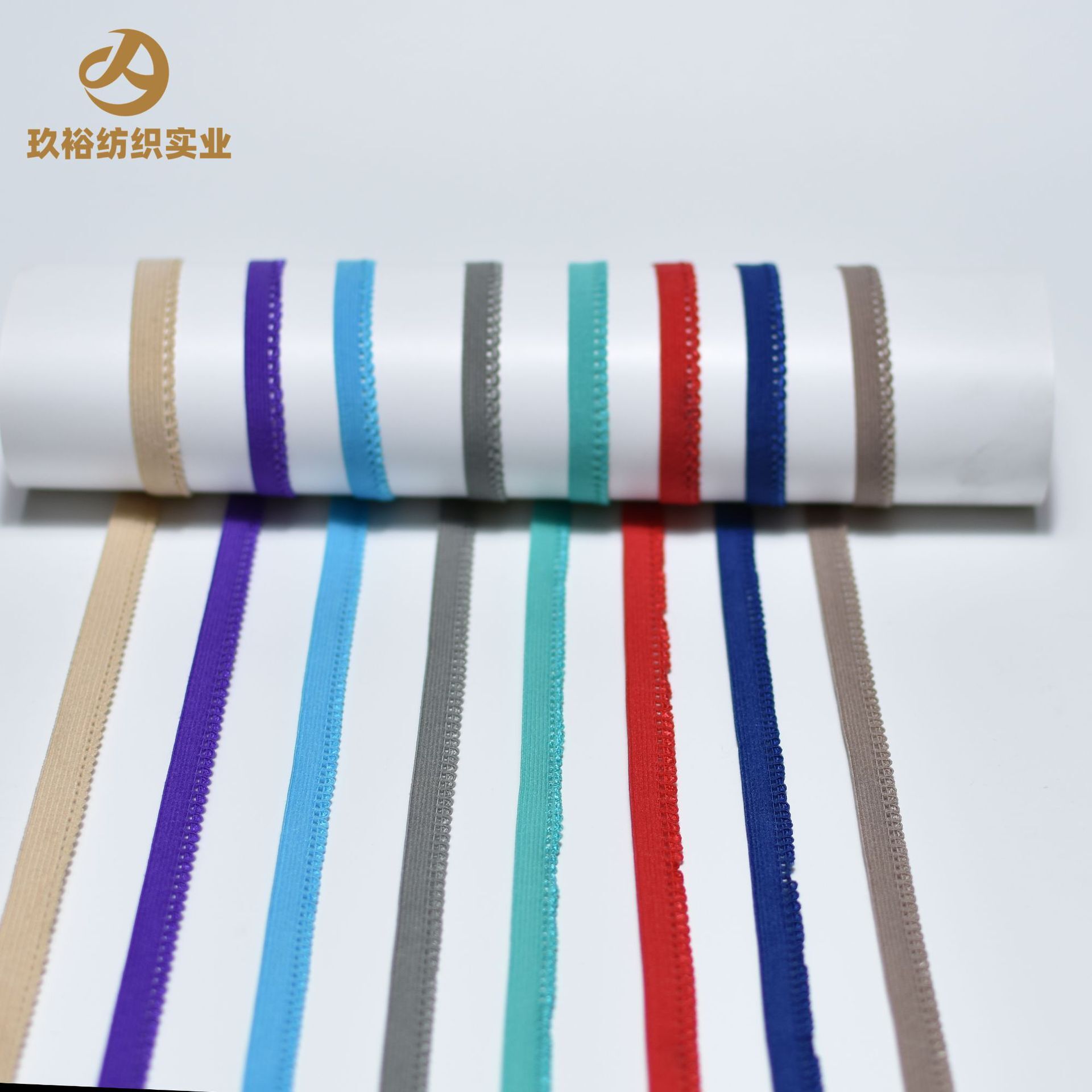 Răng mặt trăng bị lỏng và một tấn còng đan.