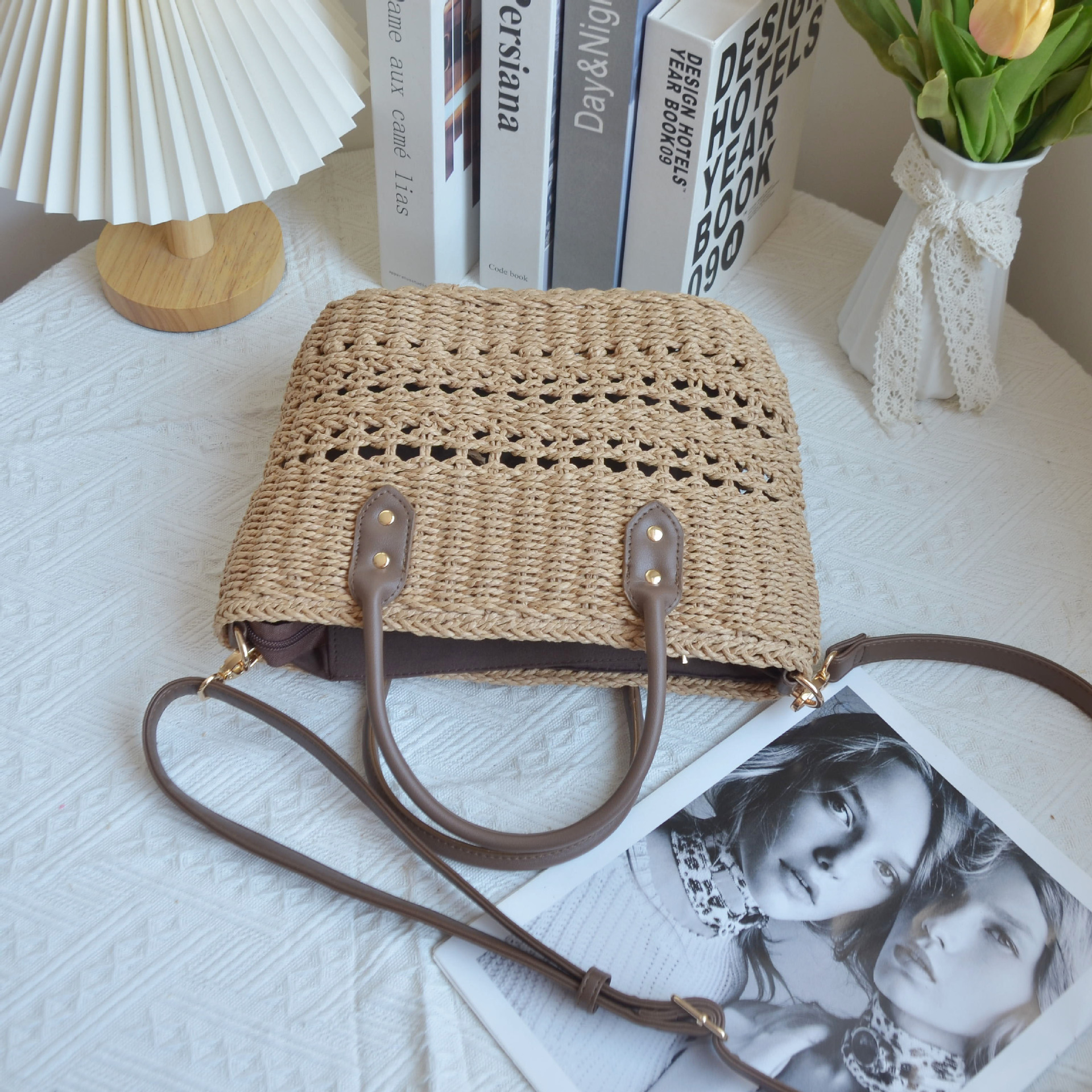 New pop-grass buns, sweet Mison-weave handbags, shoulder-slashed, cross-feather bags.
