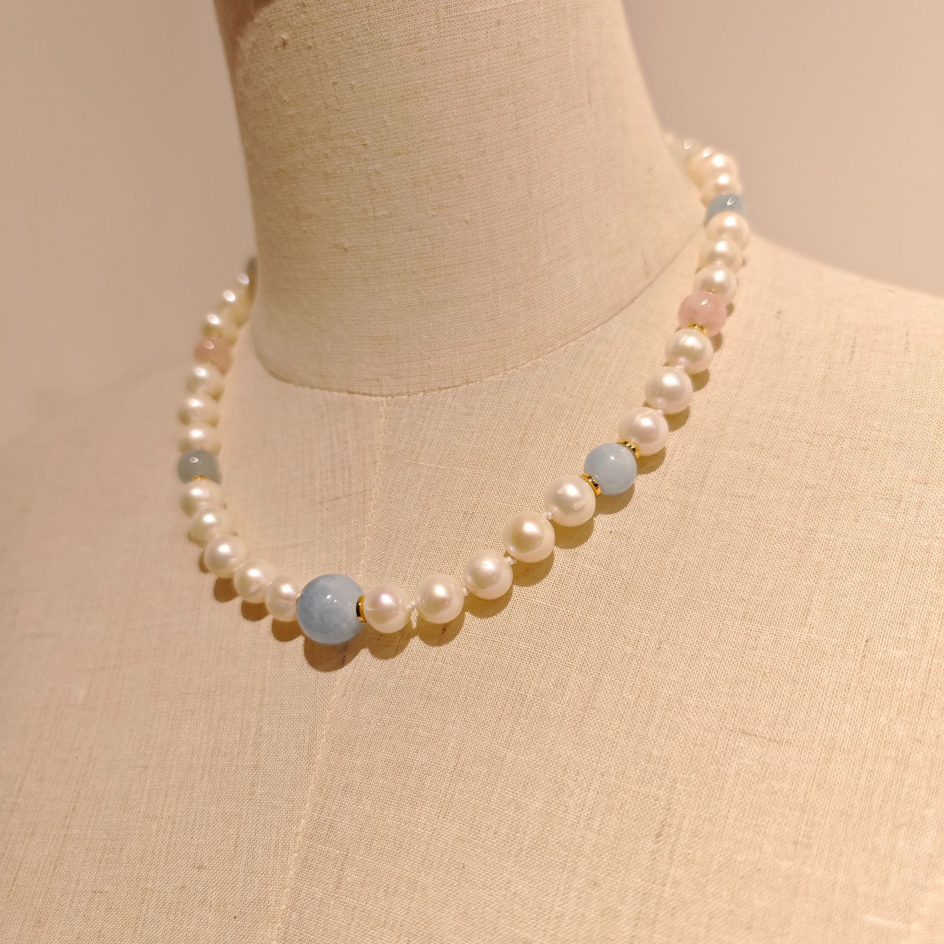 Original design, sweet, low-saturated Morgan Stone Chain, pearl necklace girl.