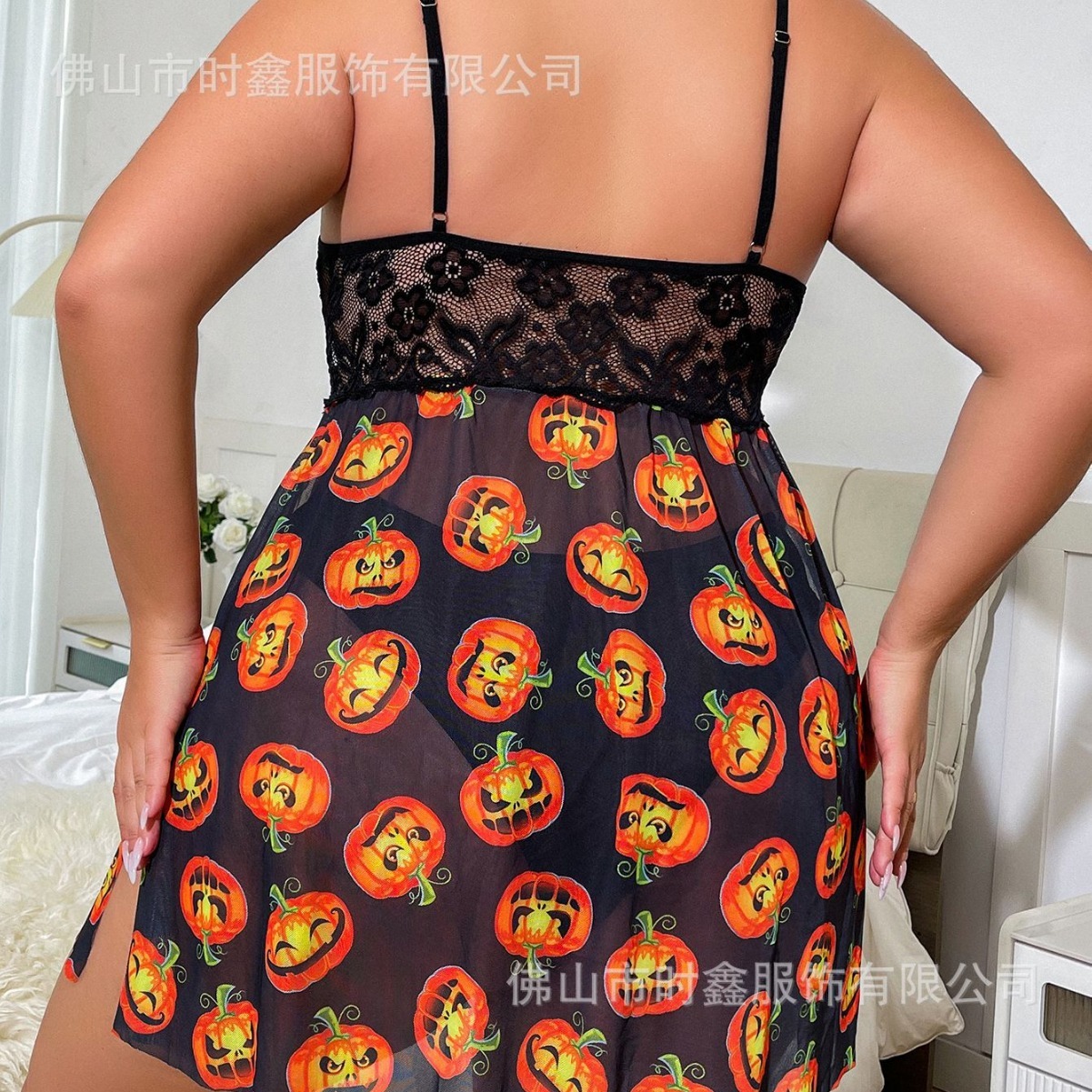 Nguồn cung cấp đồ lót lạ kỳ có tầm nhìn hấp dẫn về giấc ngủ Halloween, cộng với giấc ngủ cỡ lớn.