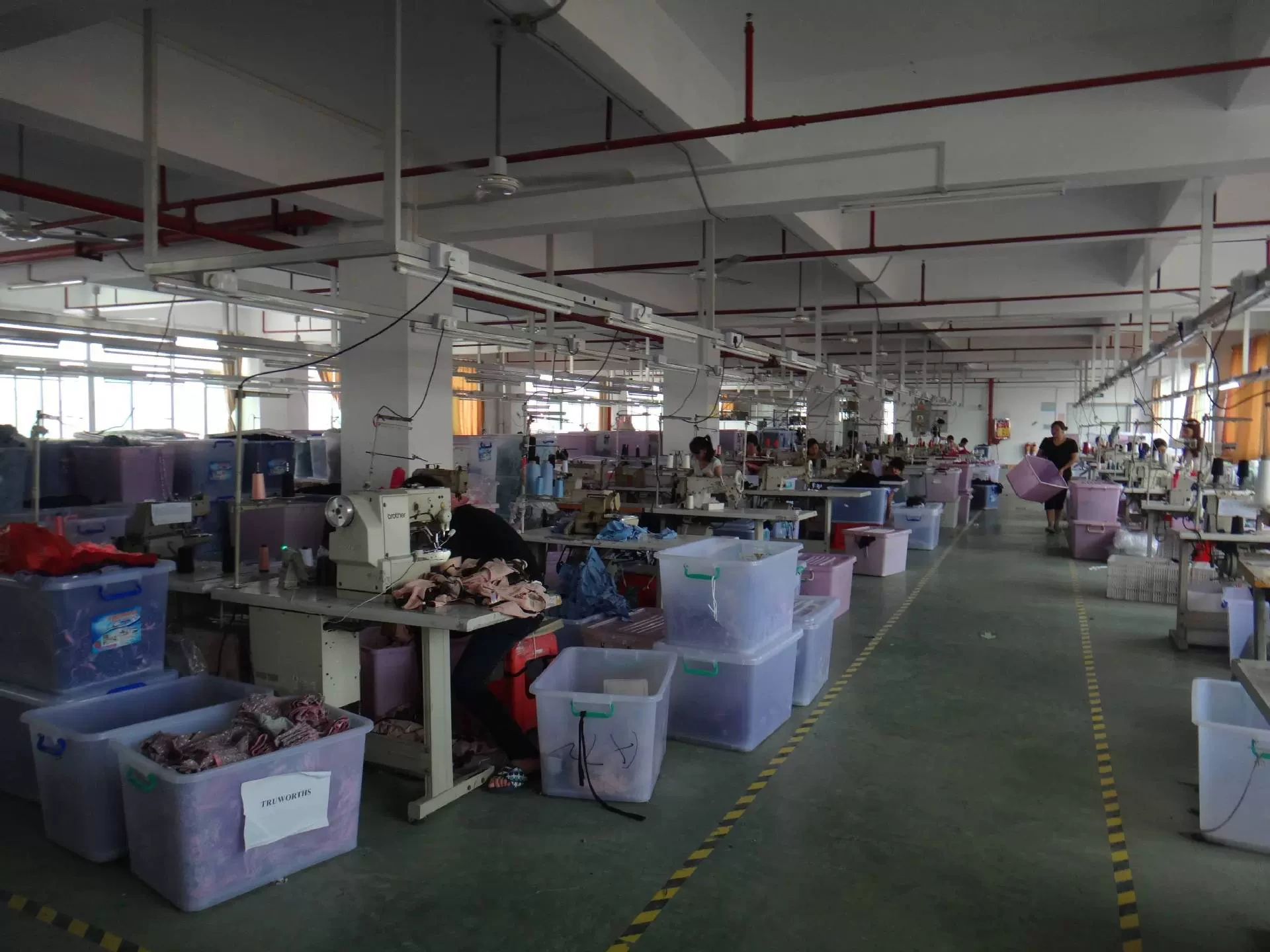 Một xưởng đan ở Thành Phố Shigeo, Thung Lũng Thung Lũng Thung Lũng