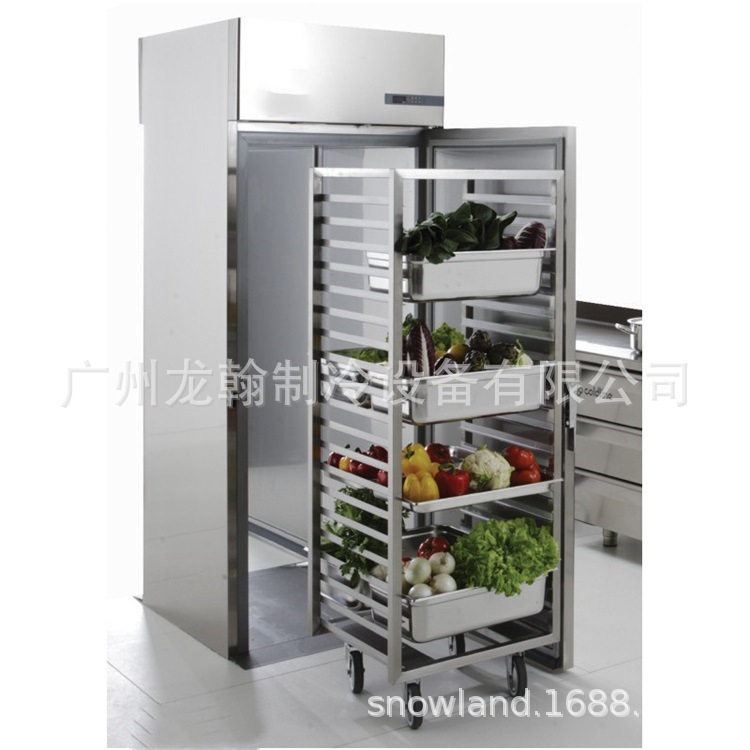 Một cánh cửa vào tủ lạnh đông lạnh.