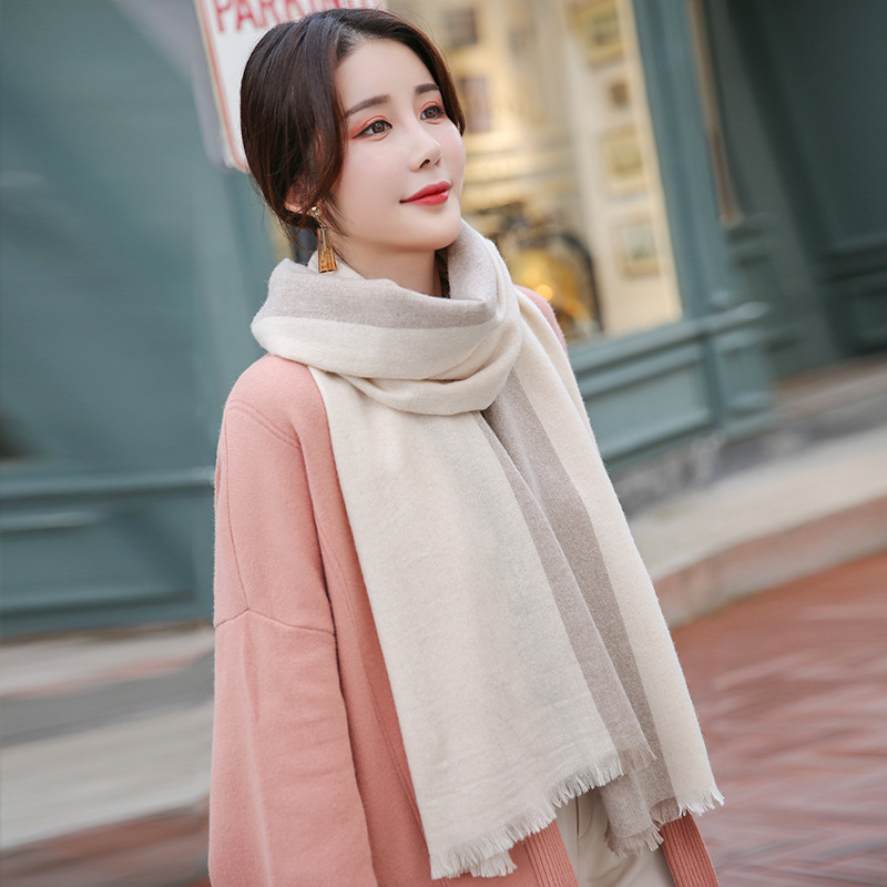 100% wool scarf girl in the autumn winter, 100% colored shawl girl in the winter, warm and cozy.