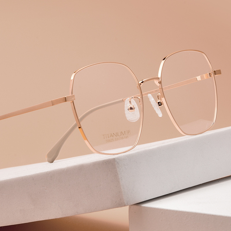Tanyang's glasses, the new glasses, the student's near-sighted glasses are super pure titanium retrogonal wholesaleip