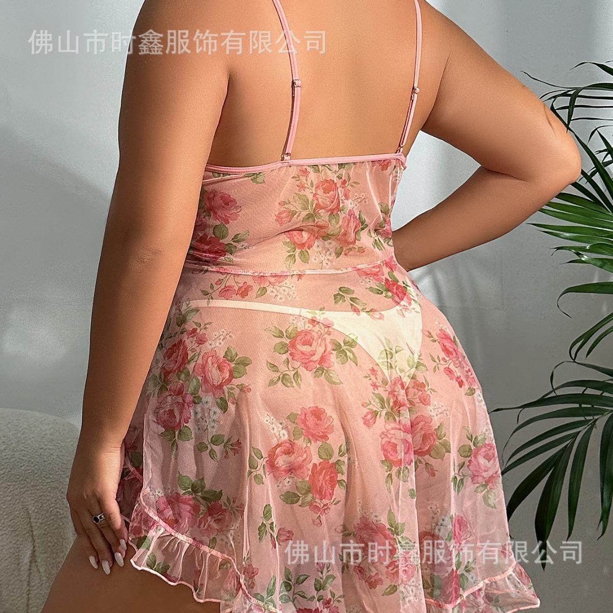 Giao dịch đồ lót sang trọng, vui nhộn. Ngủ qua đêm quyến rũ.