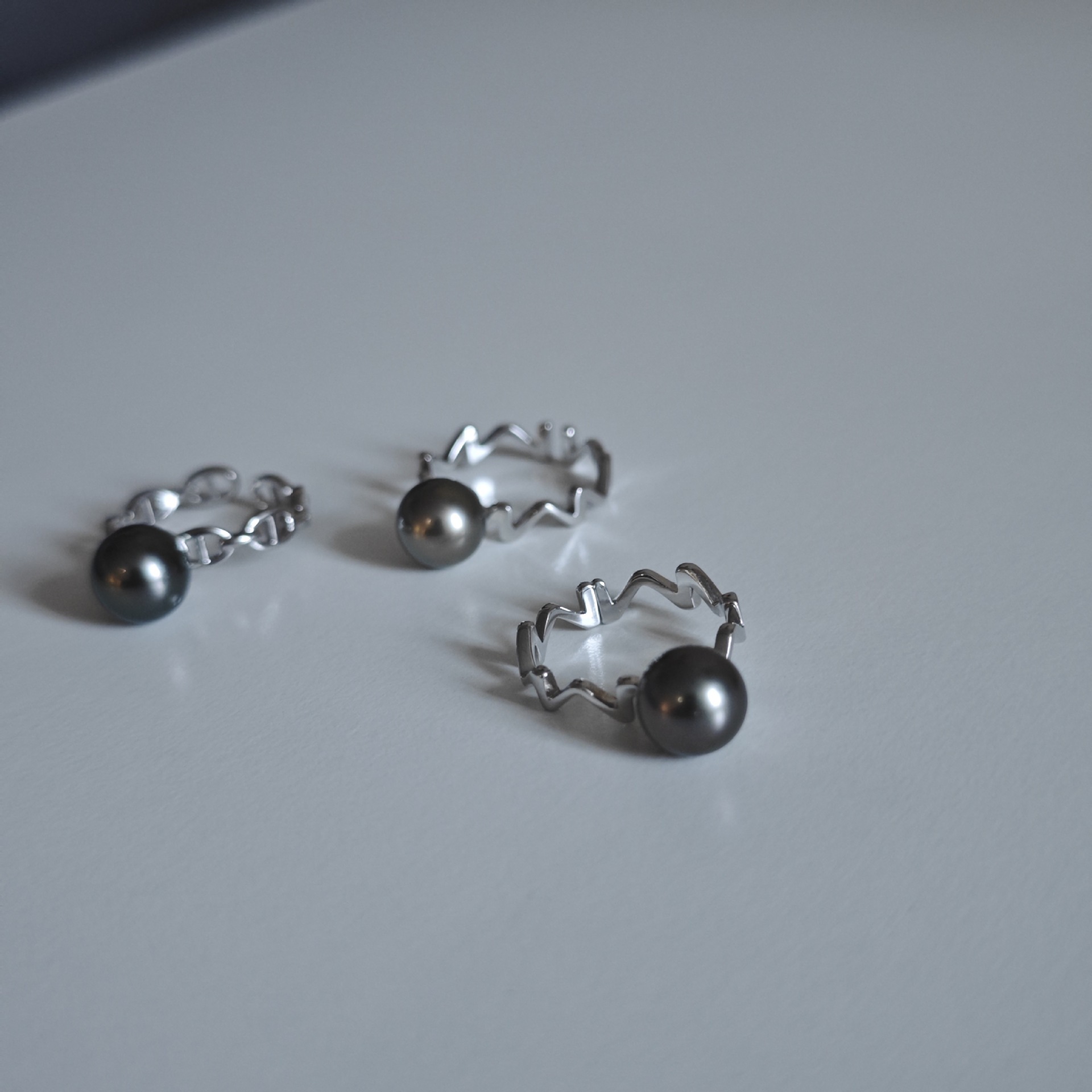 The new 2023 is designed for 925 silver, 8mm seawater pearl ring for a fashion pig's nose.