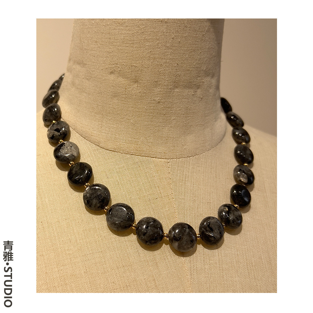 Lucky colored natural stone, designed independently for free retrospectal necklaces, small and small.